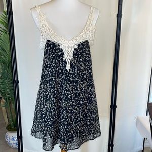 Glam Vault Black and Cream Crochet Floral Dress Size Small NWT